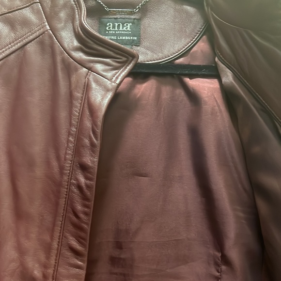 Burgundy Leather Jacket Size Large - Picture 7 of 10